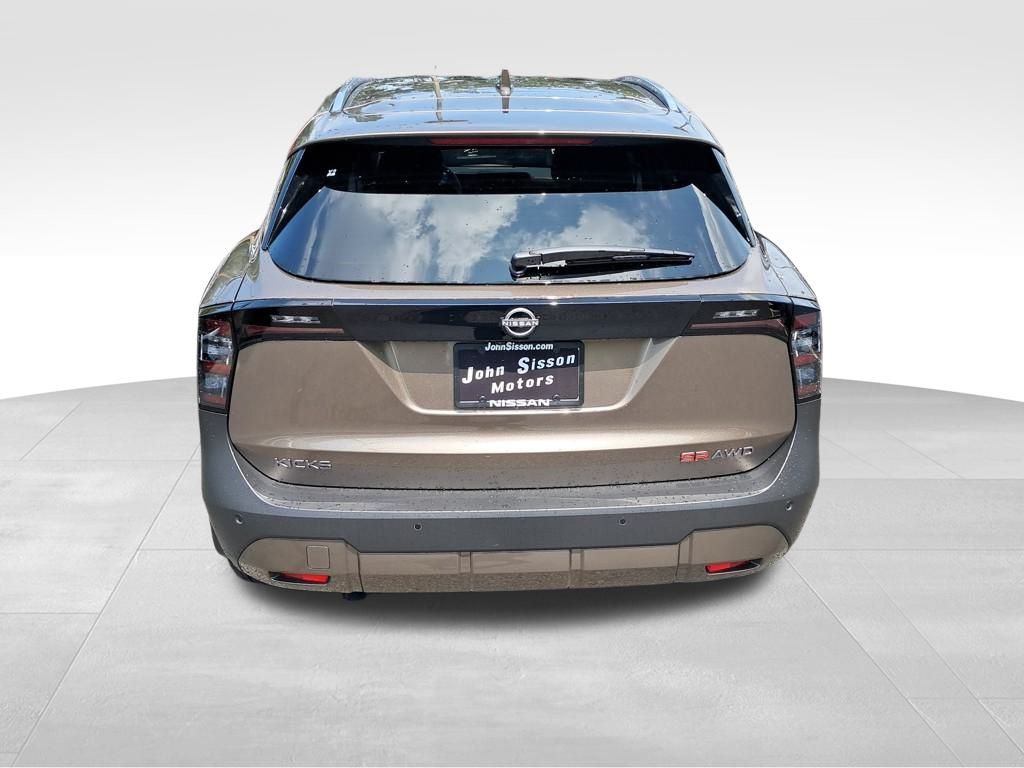 2025 Nissan Kicks SR photo 3