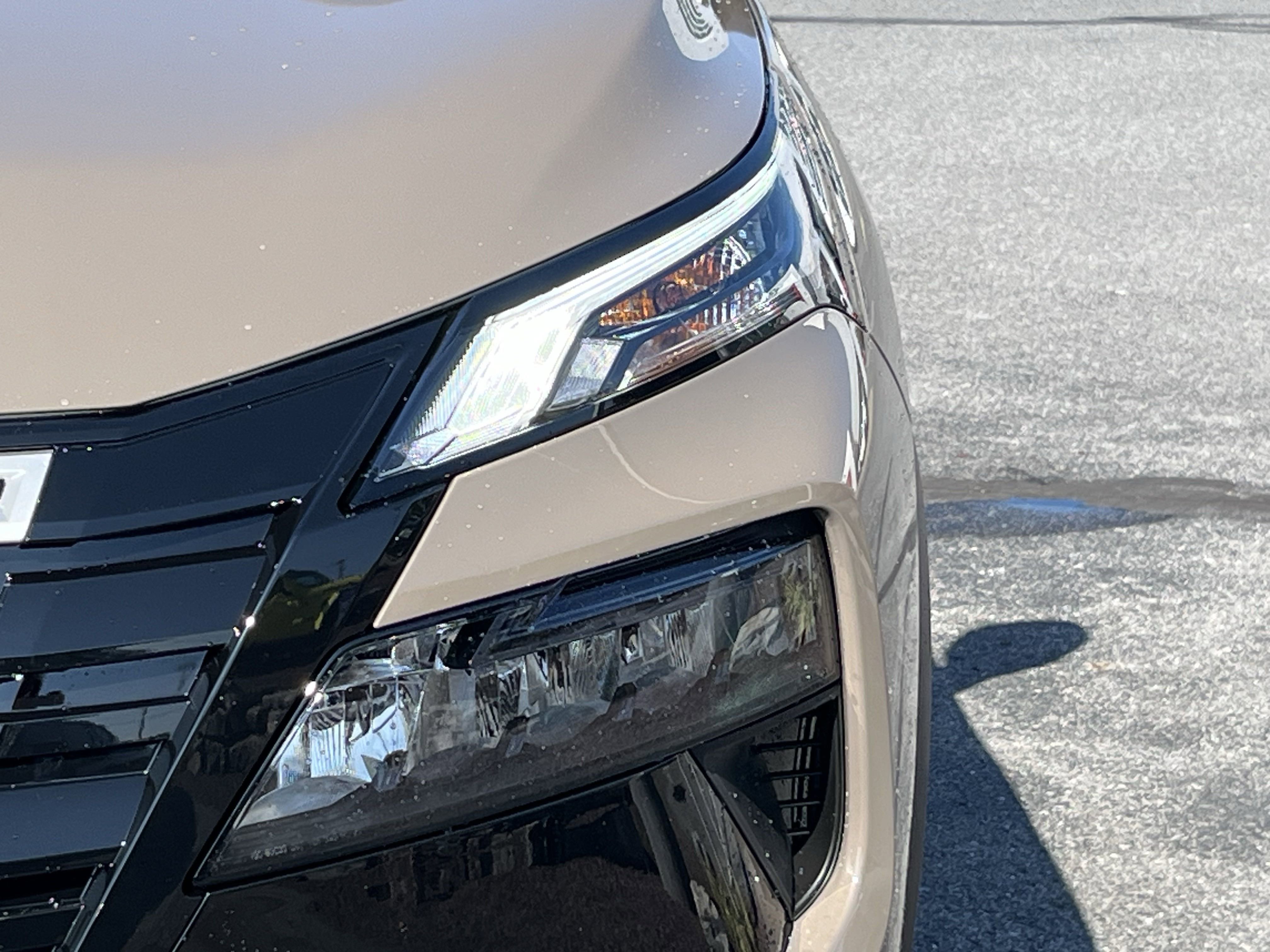 2026 Nissan Rogue SV photo 2