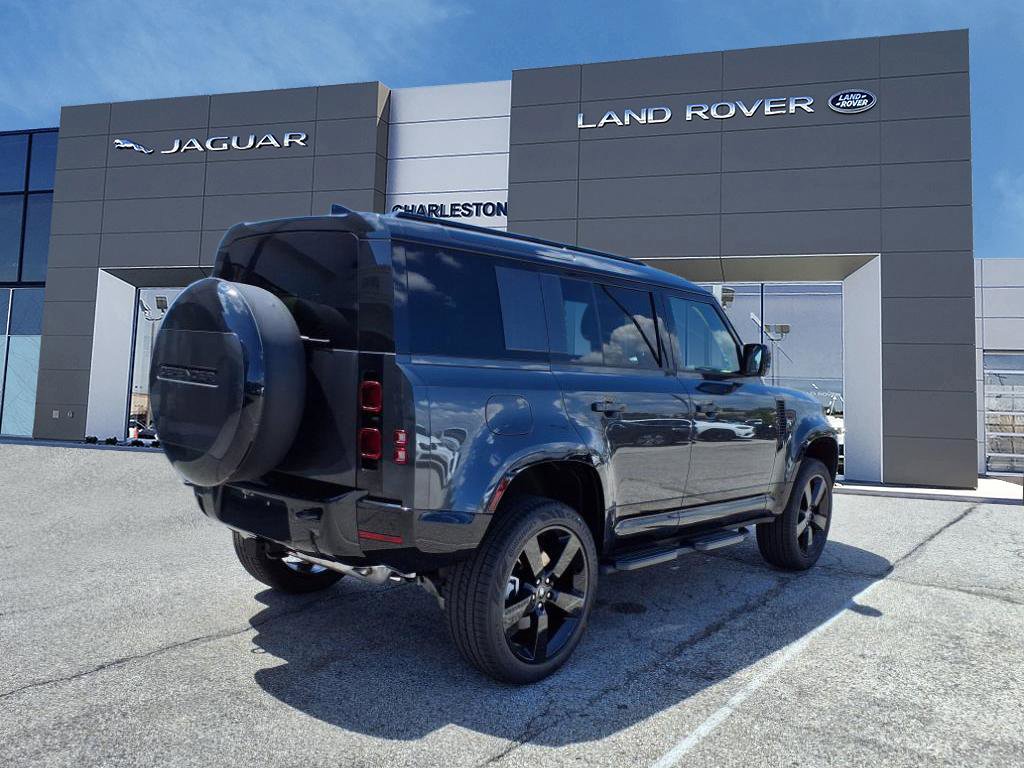 2025 Land Rover Defender 110 X-Dynamic SE photo 5