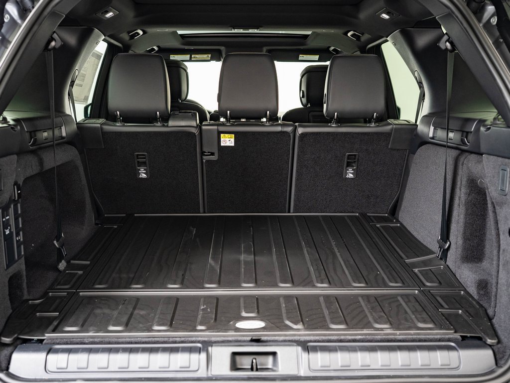 2025 Land Rover Discovery SE photo 11