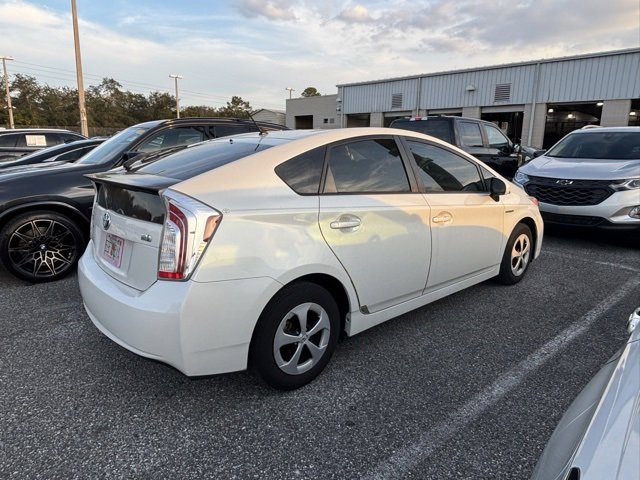 2015 Toyota Prius Four photo 3