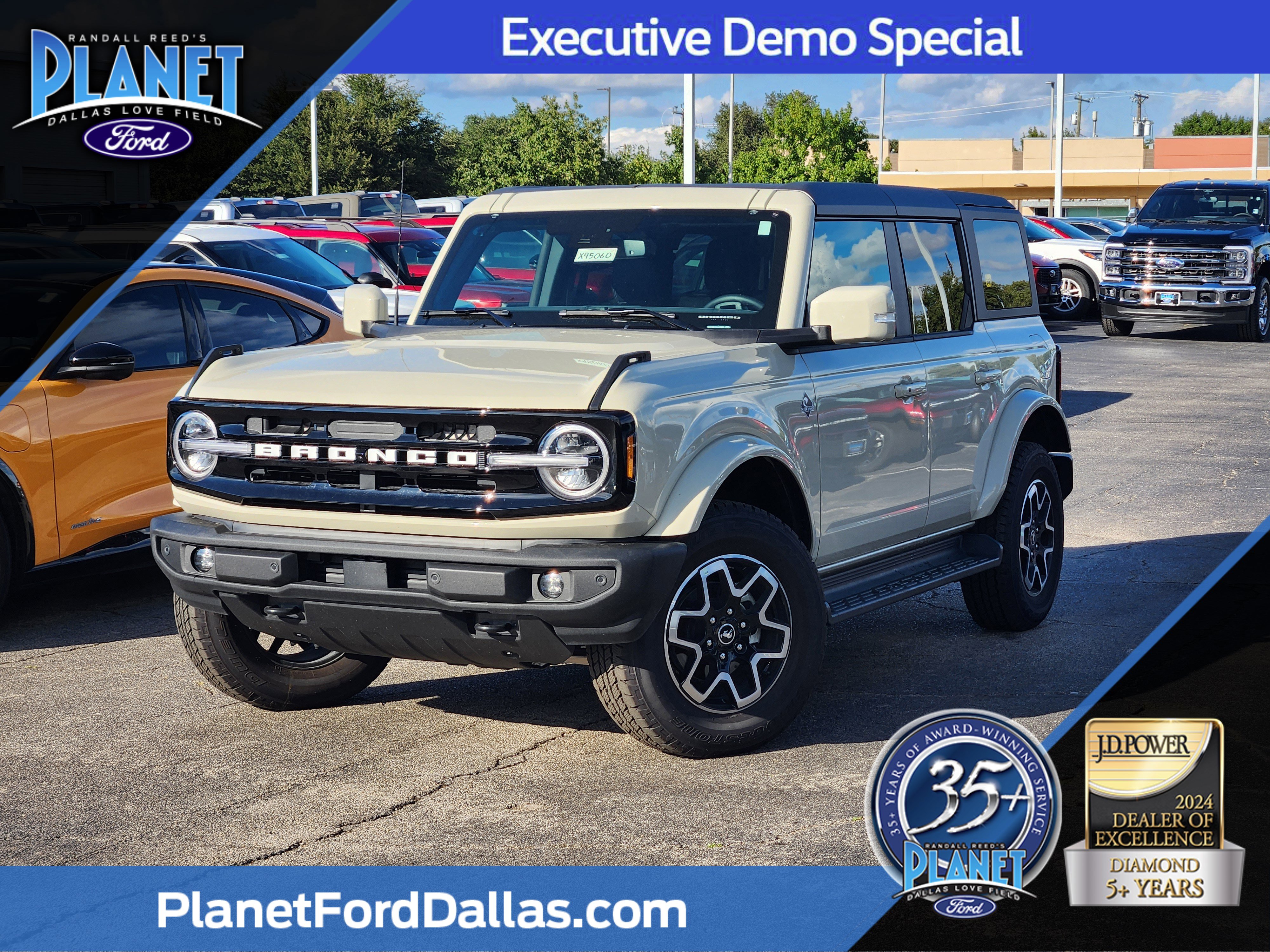 2025 Ford Bronco 4-Door Outer Banks's photo