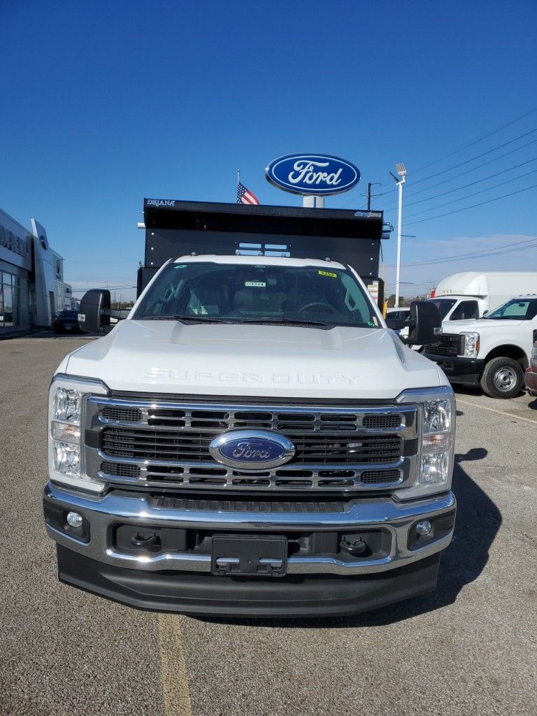 2024 Ford F-350 XL photo 2
