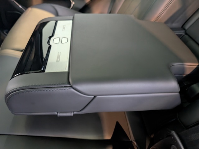 2025 Land Rover Range Rover Sport SE photo 19