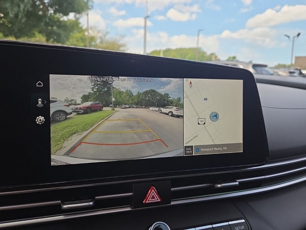 2024 Hyundai Elantra SEL Convenience photo 16