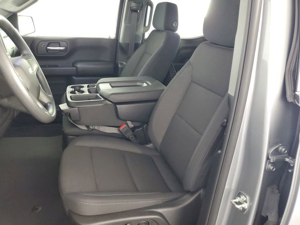2025 Chevrolet Silverado 1500 Custom photo 12