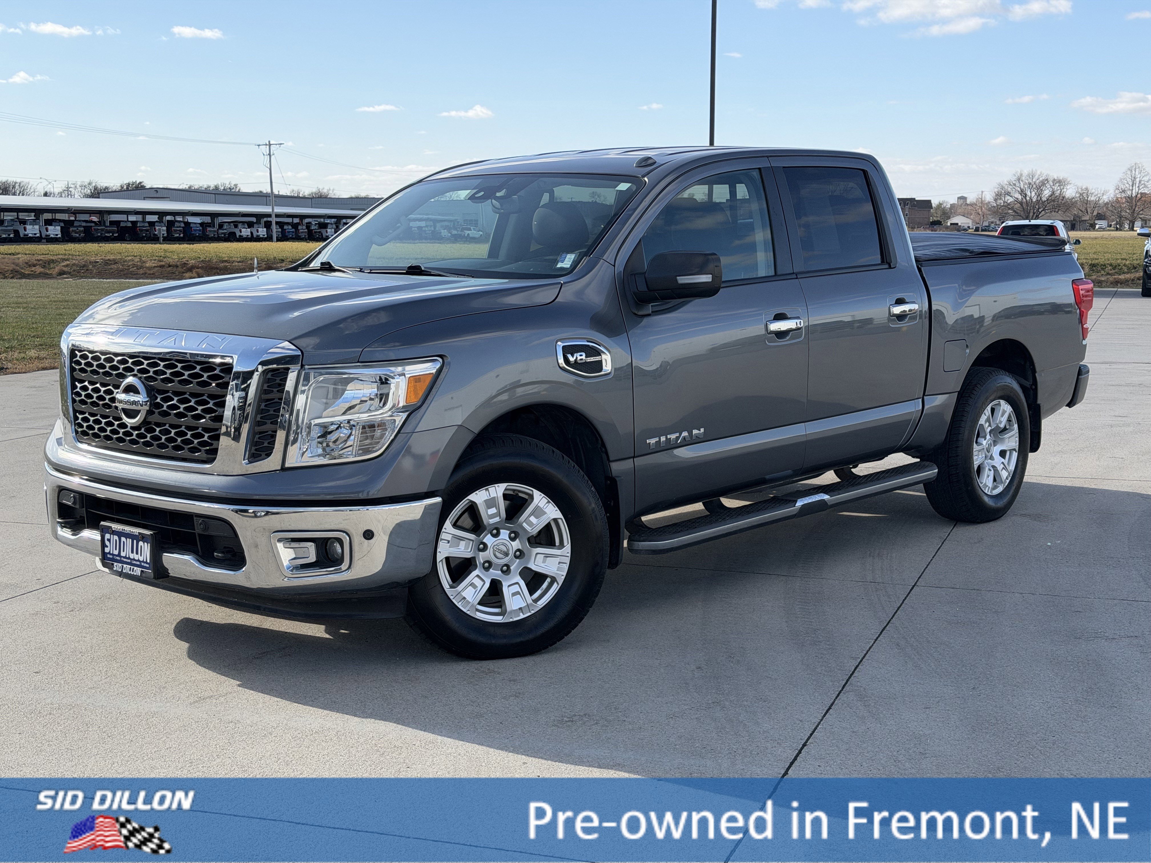 2017 Nissan Titan SV's photo