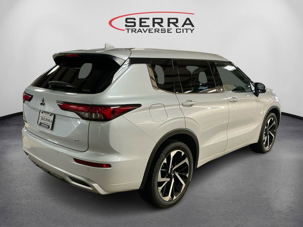 2024 Mitsubishi Outlander SEL photo 5