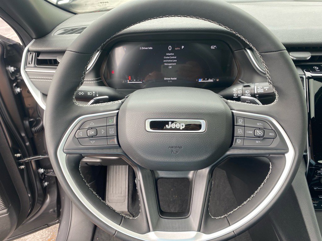 2025 Jeep Grand Cherokee Altitude X photo 3