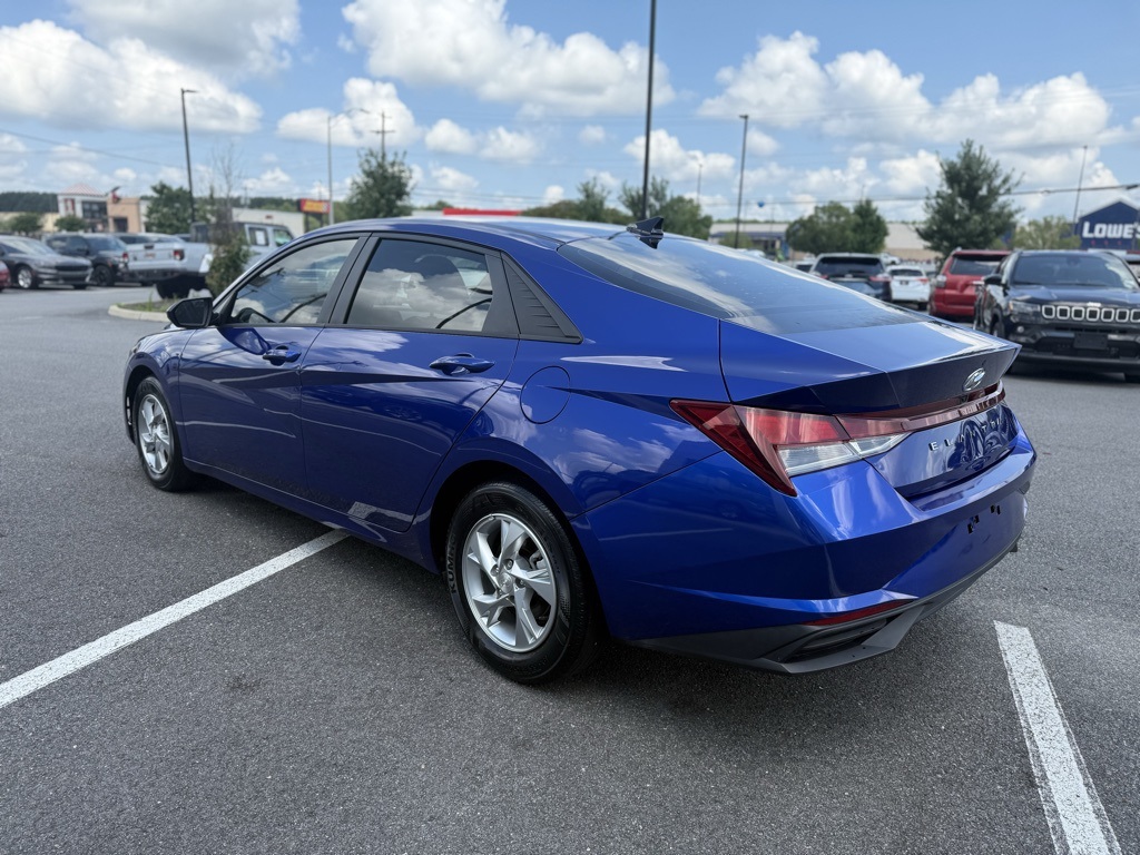 2022 Hyundai Elantra SE photo 5