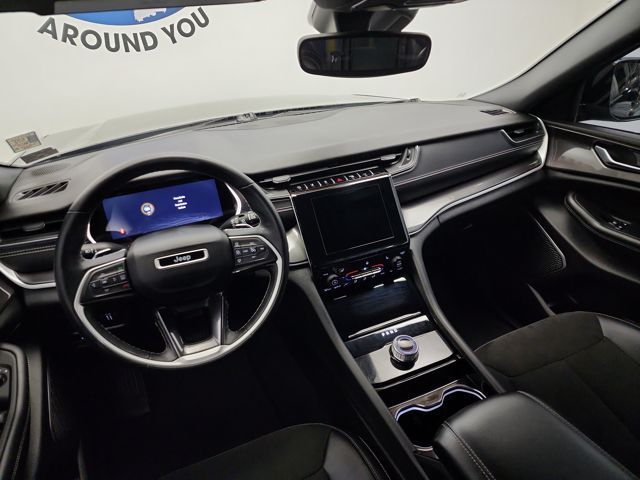 2022 Jeep Grand Cherokee Altitude photo 12