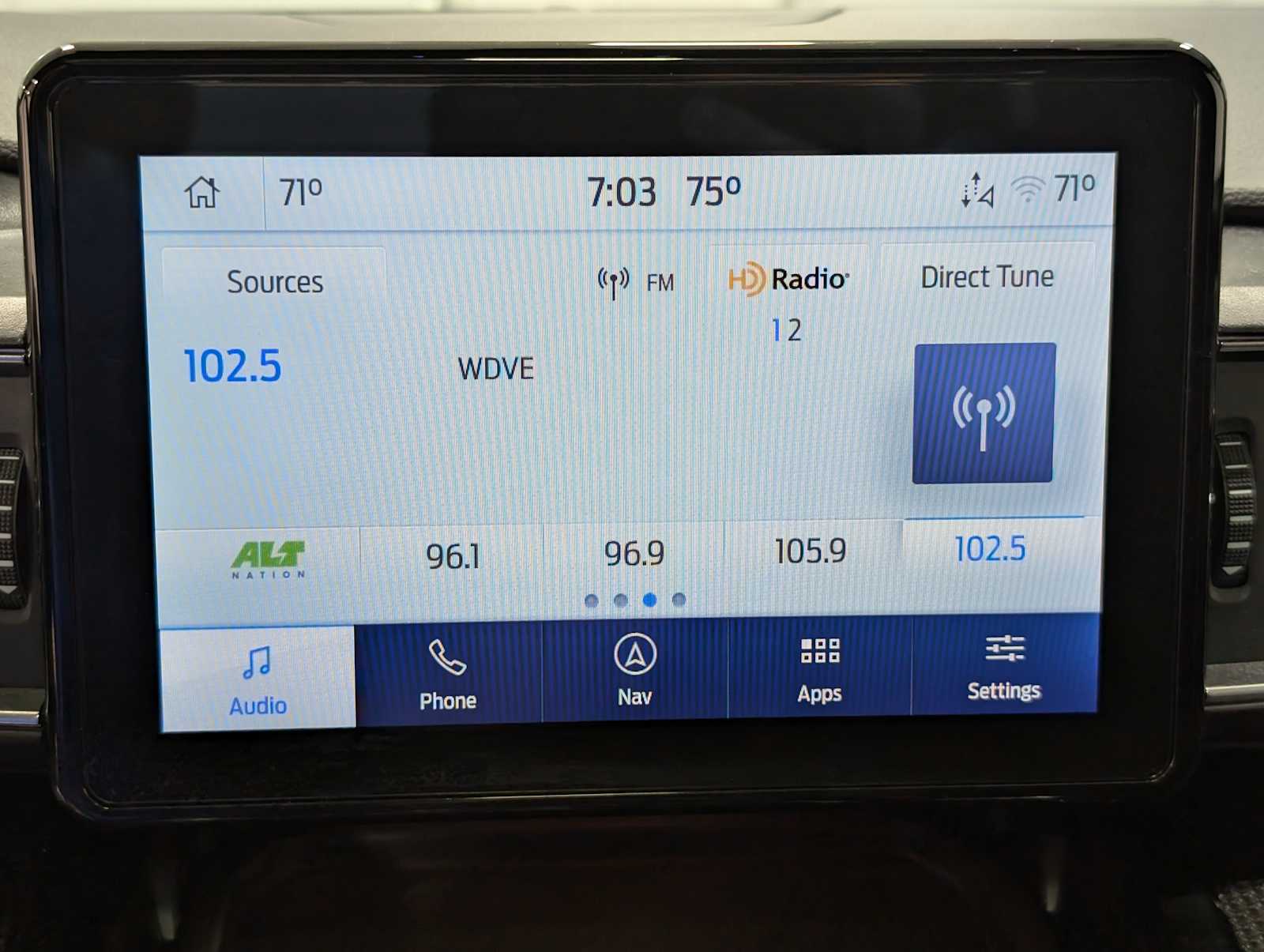 2022 Ford Explorer ST-Line photo 24