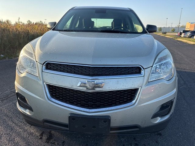 2015 Chevrolet Equinox LS photo 2