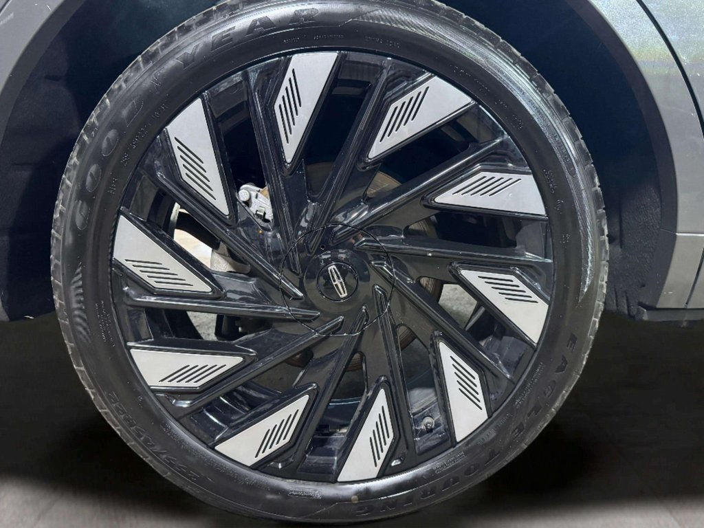 2024 Lincoln Nautilus Black Label photo 25