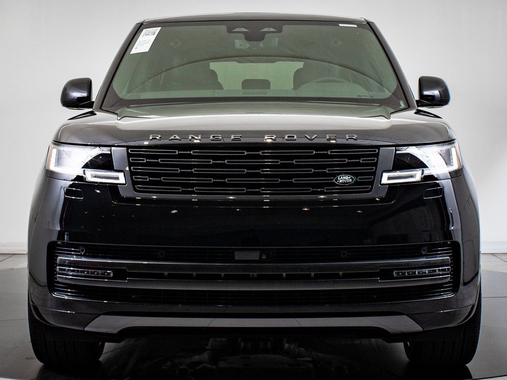 2025 Land Rover Range Rover SE photo 2