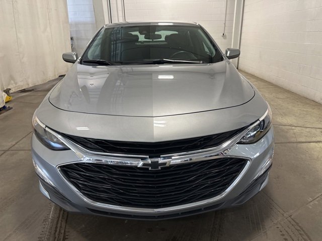 2024 Chevrolet Malibu RS photo 2