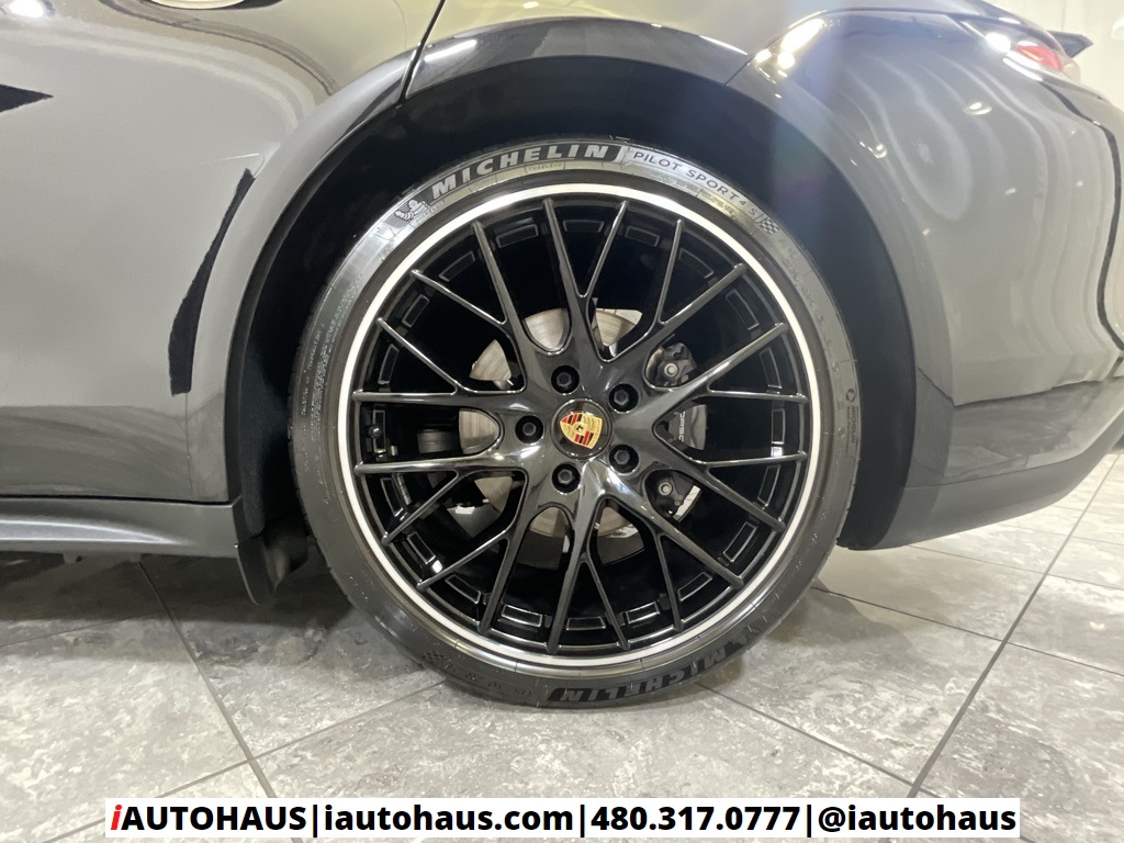 2022 Porsche Panamera Platinum photo 44