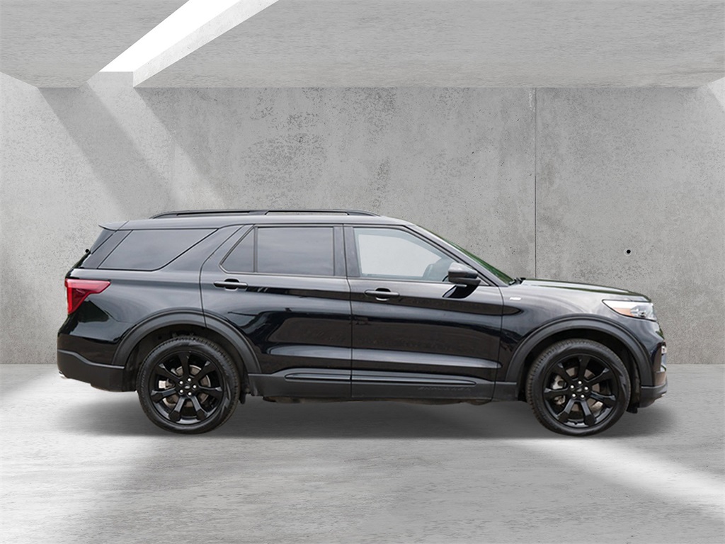 2023 Ford Explorer ST-Line photo 2