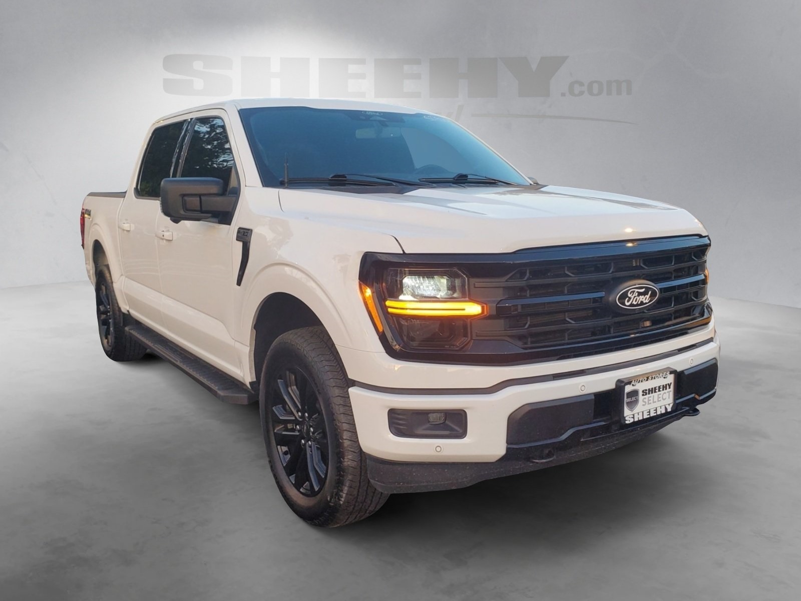 2024 Ford F-150 XLT photo 2