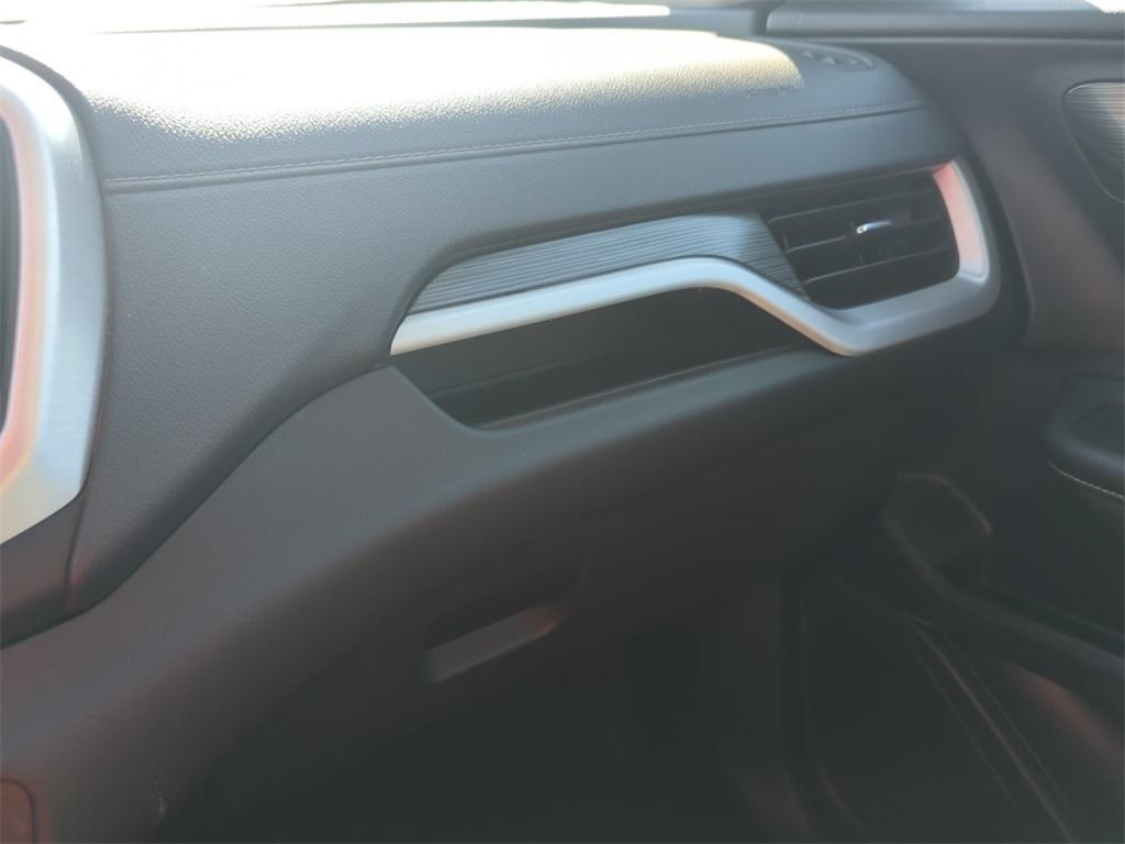 2024 Gmc Terrain SLT photo 13