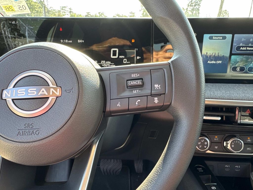 2025 Nissan Kicks SV photo 22