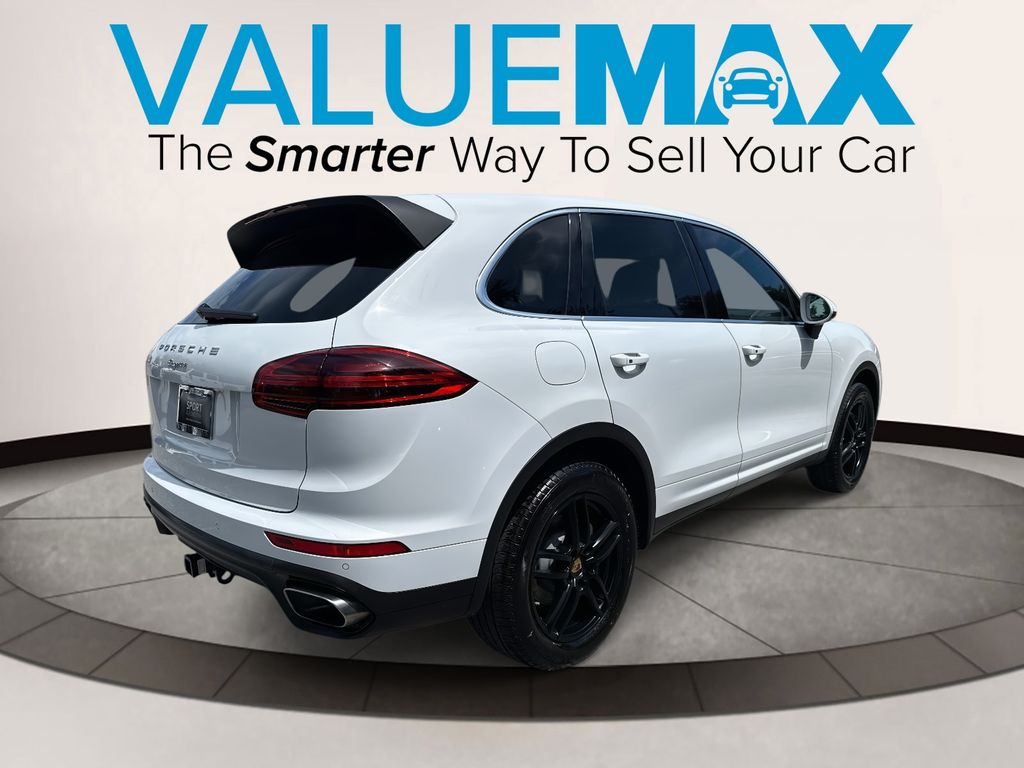 2016 Porsche Cayenne Base photo 3