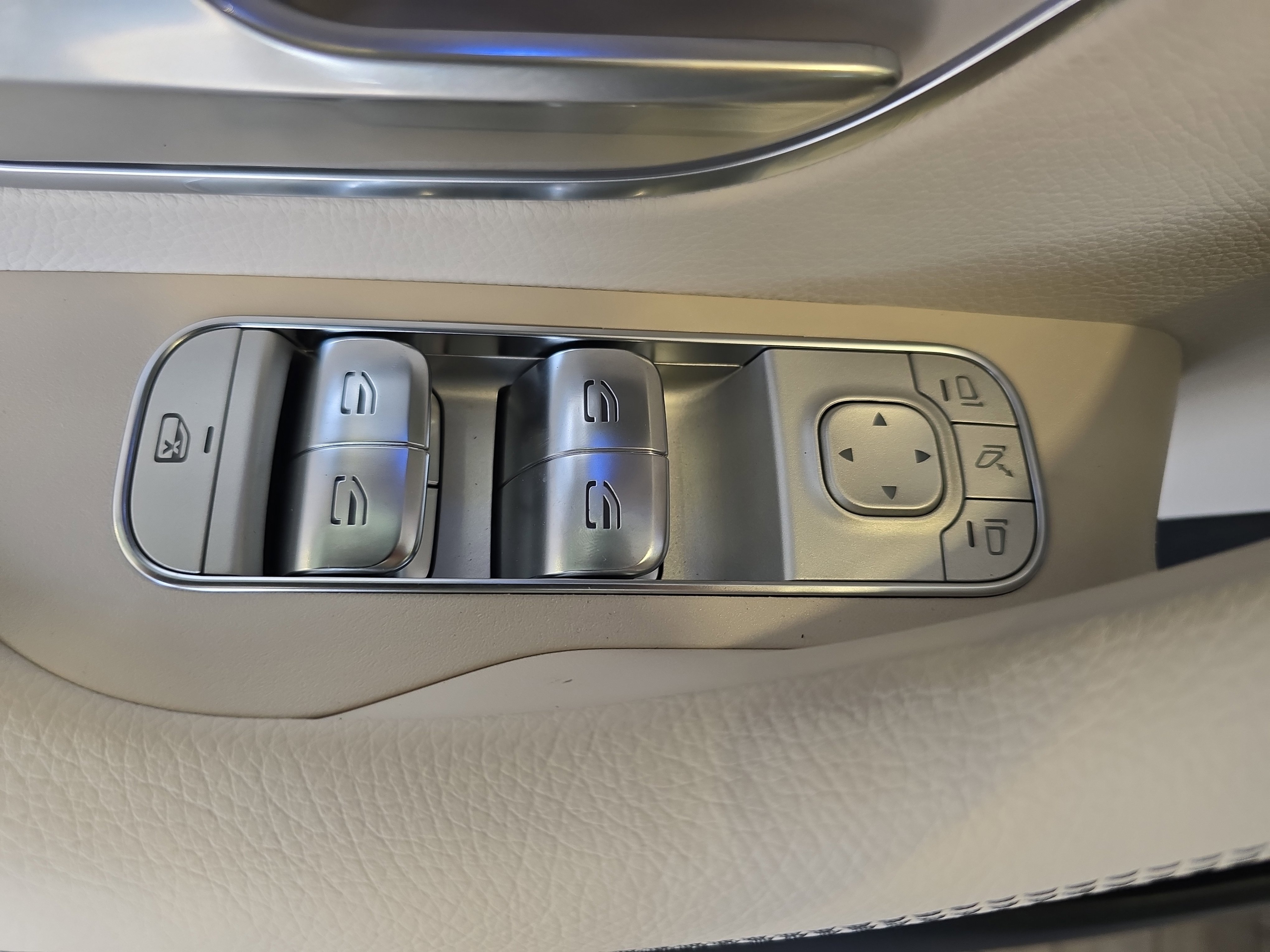2025 Mercedes Benz GLE 350 4MATIC photo 11