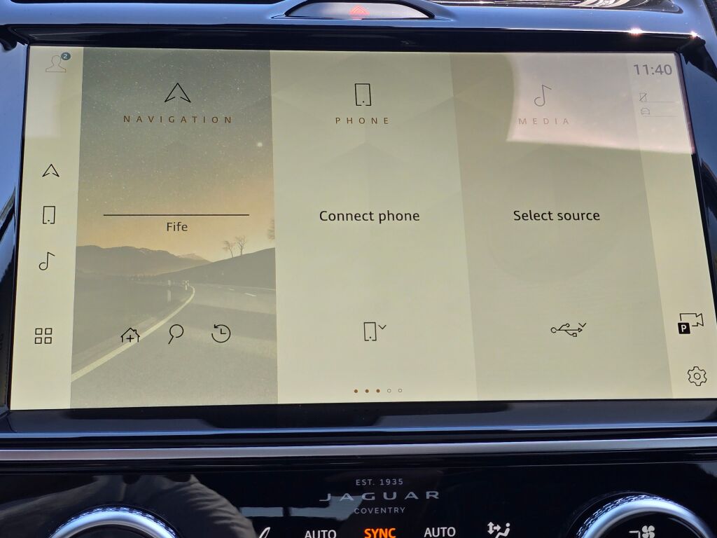2024 Jaguar E-PACE R-Dynamic SE photo 23