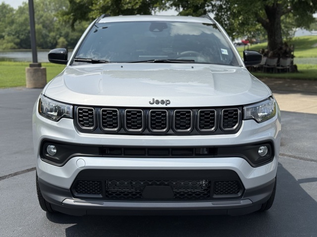 2025 Jeep Compass Latitude photo 2