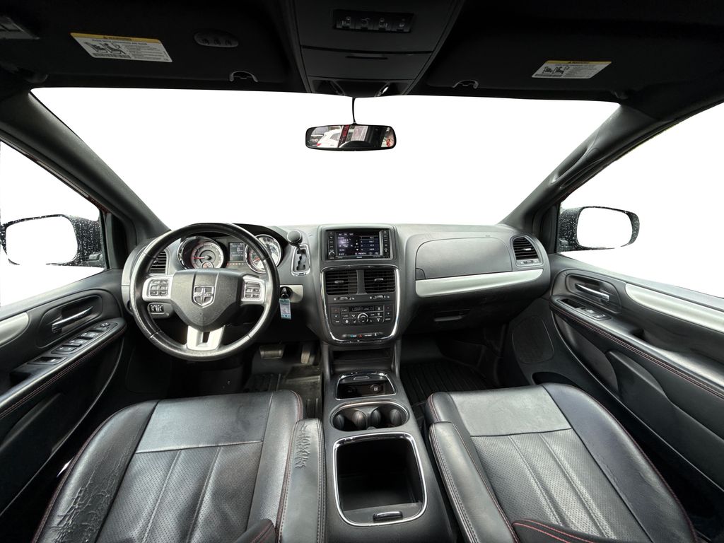 2015 Dodge Grand Caravan R/T photo 17