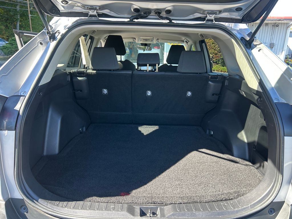 2021 Toyota RAV4 XLE photo 22