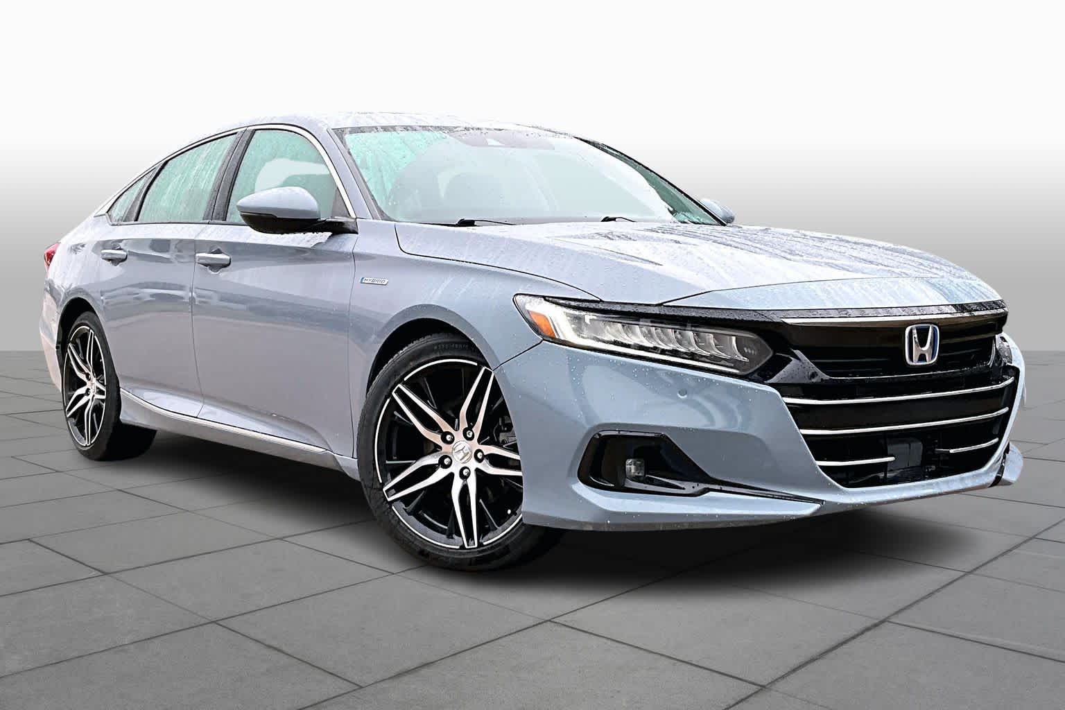 2022 Honda Accord Hybrid Touring photo 2