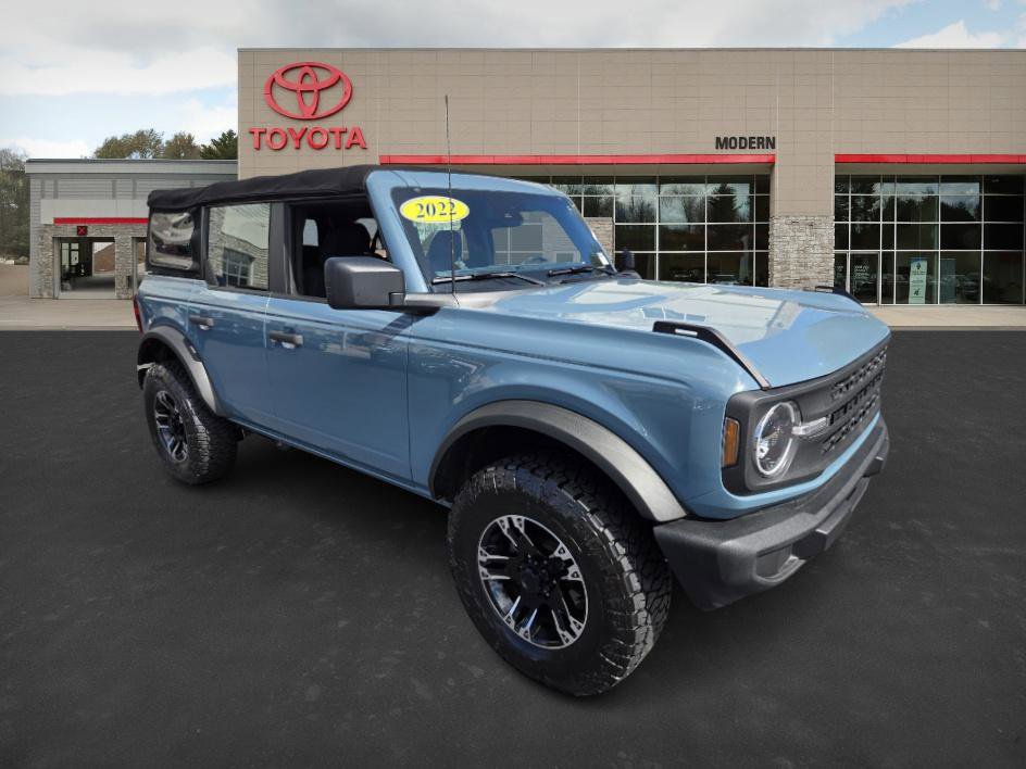 2022 Ford Bronco Base photo 2