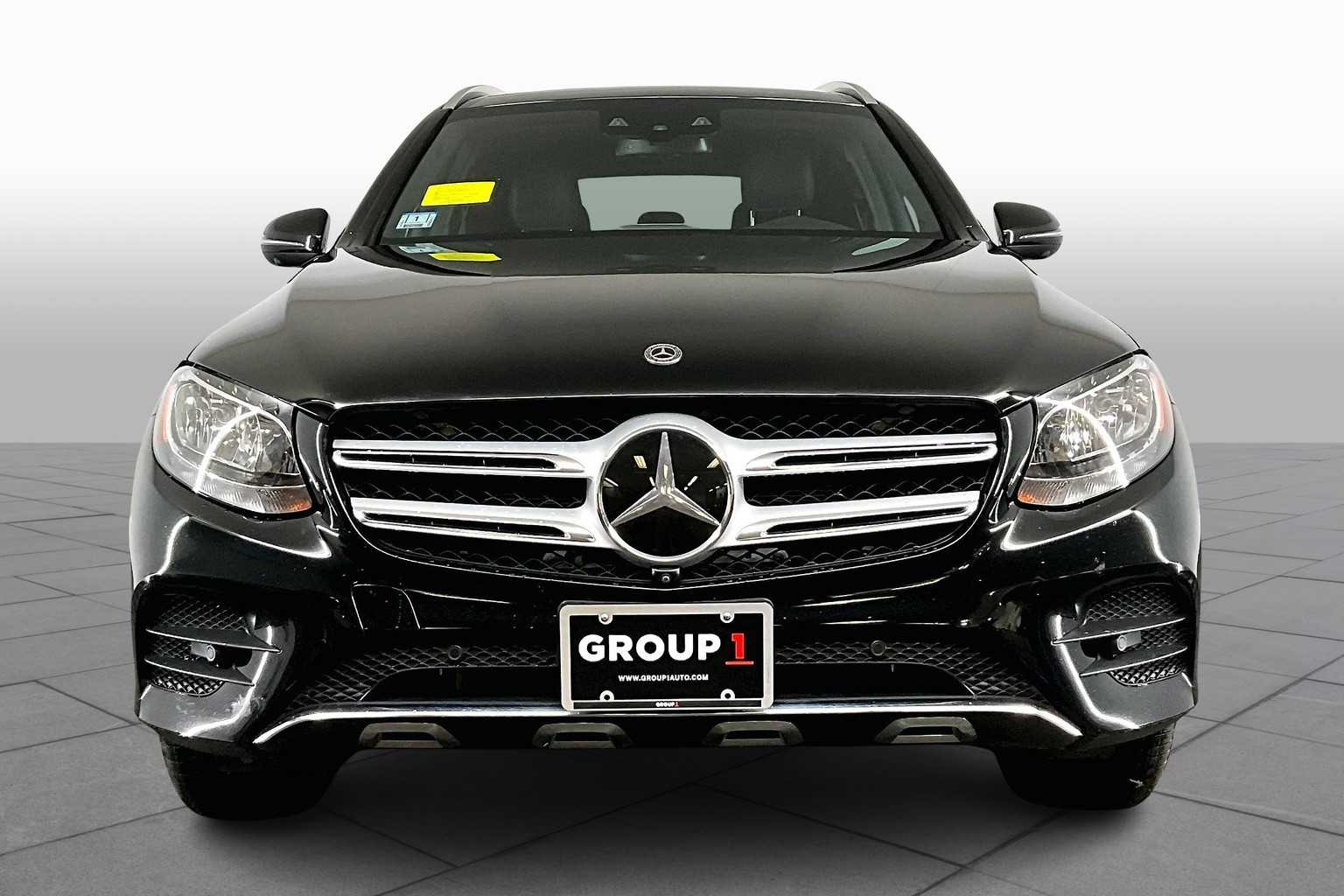 2019 Mercedes Benz GLC 300 4MATIC photo 2
