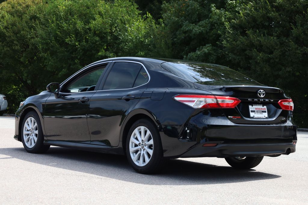 Used 2018 Toyota Camry LE with VIN 4T1B11HK7JU604281 for sale in West Columbia, SC
