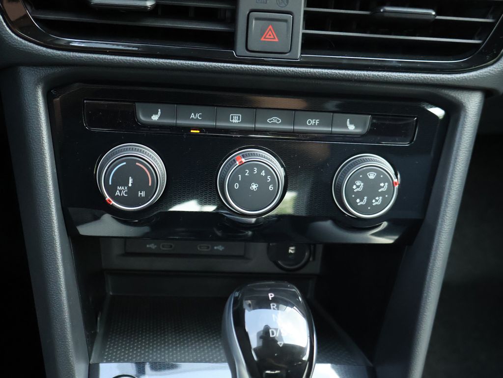 2025 Volkswagen Taos S photo 27
