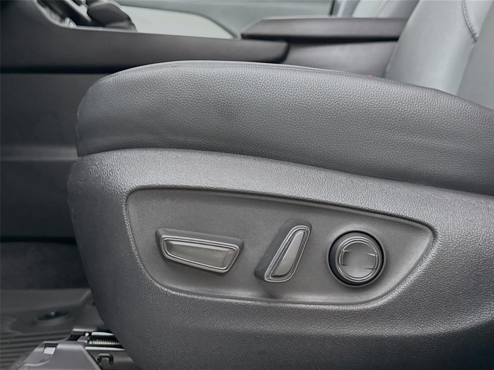 2024 Toyota Grand Highlander XLE photo 29
