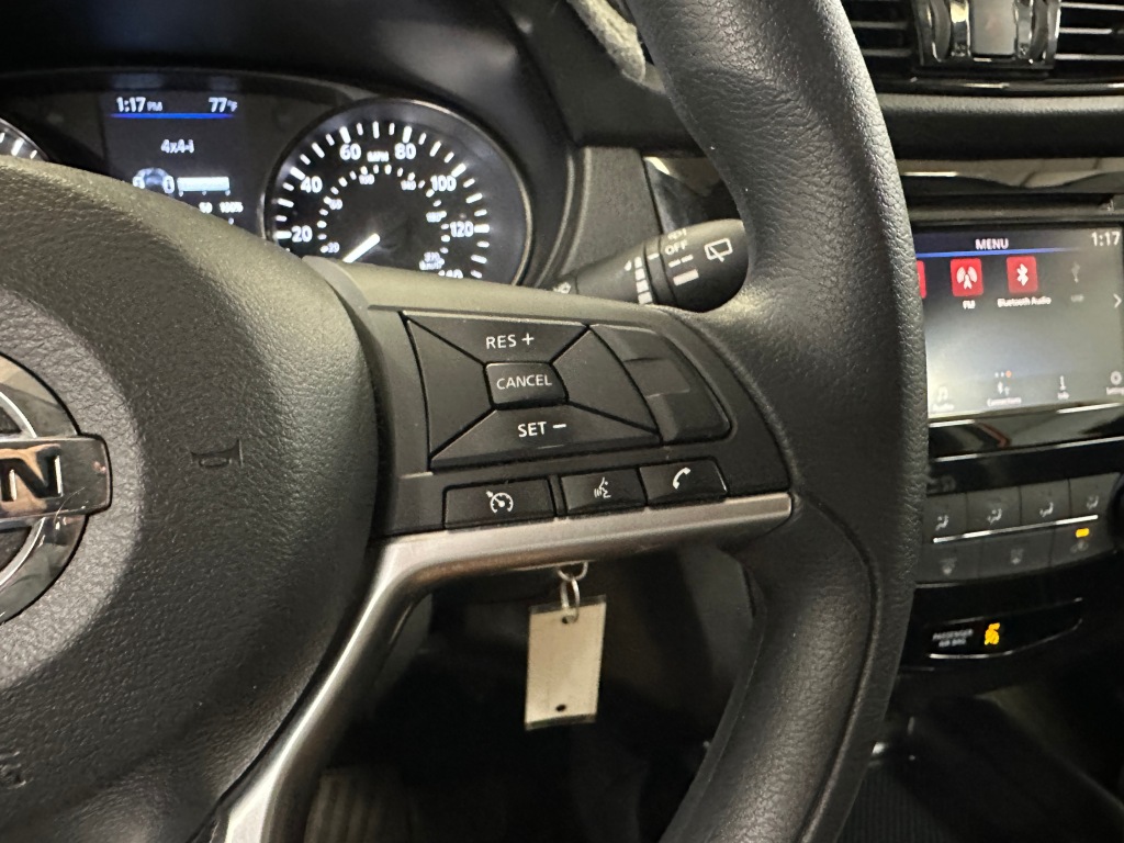 2022 Nissan Rogue Sport S photo 3