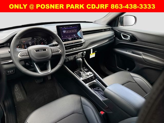2025 Jeep Compass Latitude photo 17