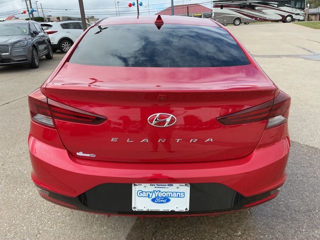 2020 Hyundai Elantra Value Edition photo 3
