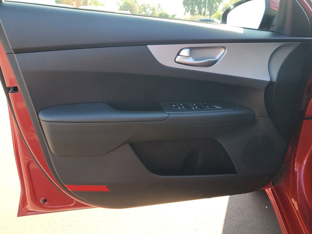 2023 Kia Forte LXS photo 10