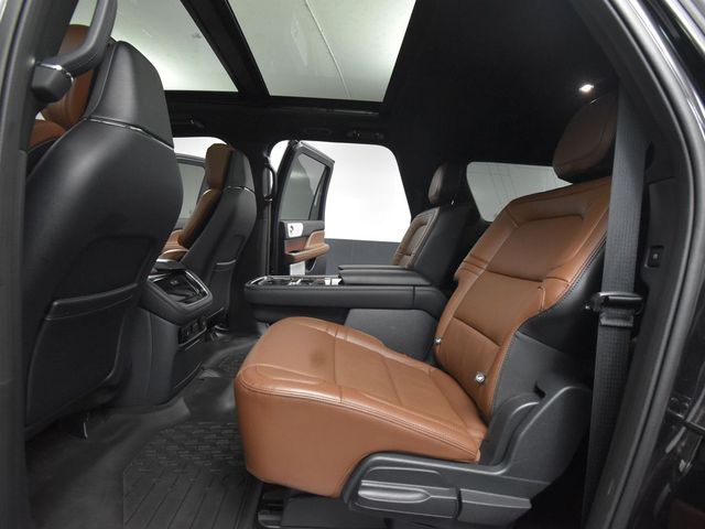 2024 Lincoln Navigator Reserve Luxury Monochromatic photo 31