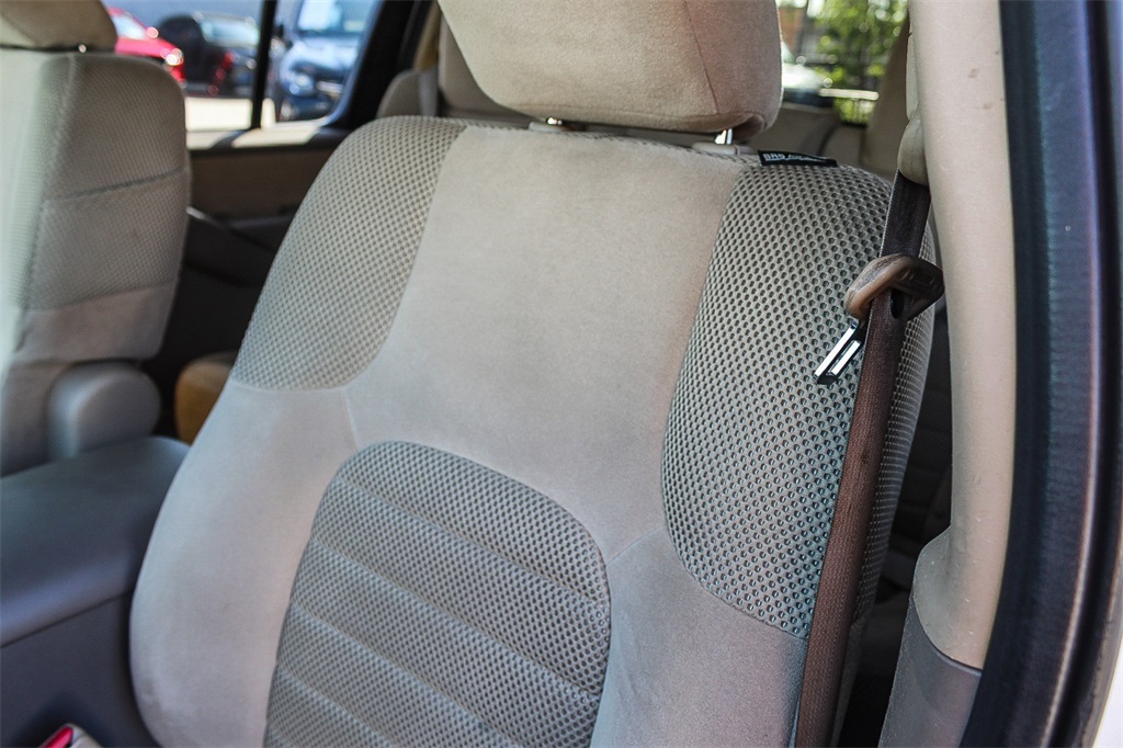 2012 Nissan Pathfinder SV photo 22