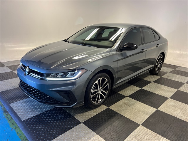2025 Volkswagen Jetta 1.5T Sport photo 3