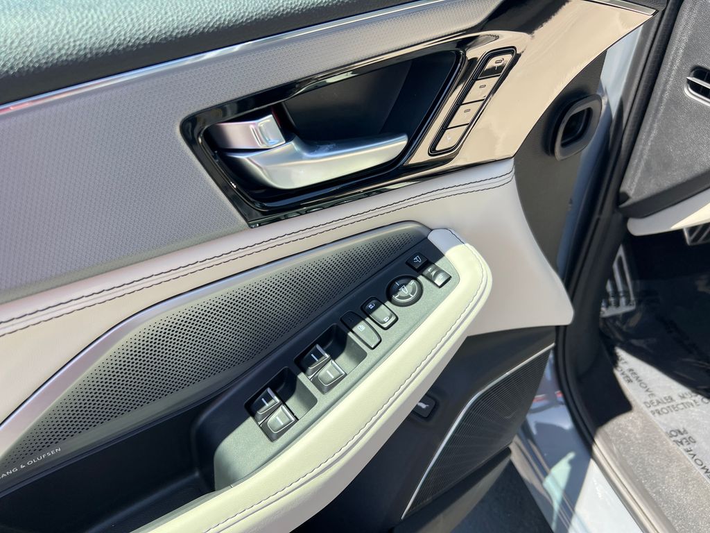 2025 Acura MDX SH-AWD A-Spec Advance photo 10