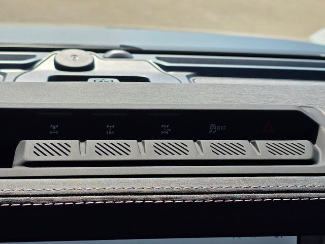 2025 Ford Bronco Outer Banks photo 13