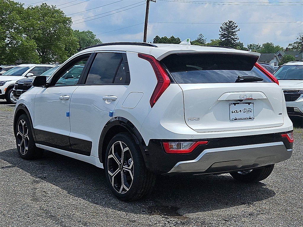 2025 Kia Niro EX Touring photo 2