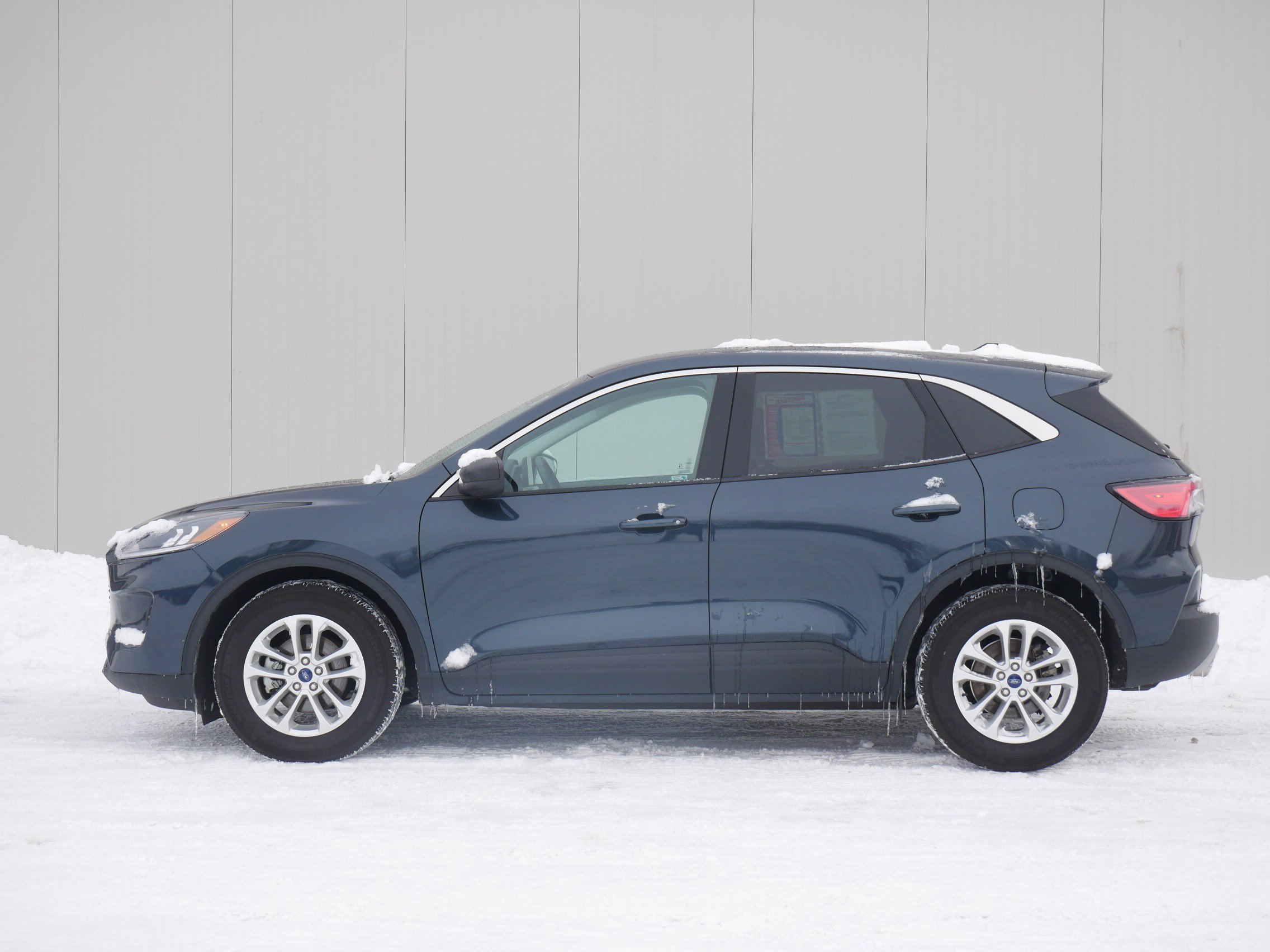 Used 2022 Ford Escape SE with VIN 1FMCU0G64NUB97536 for sale in Hastings, Minnesota