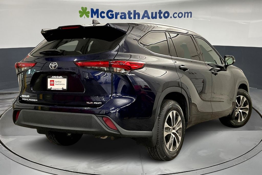 2022 Toyota Highlander XLE photo 13