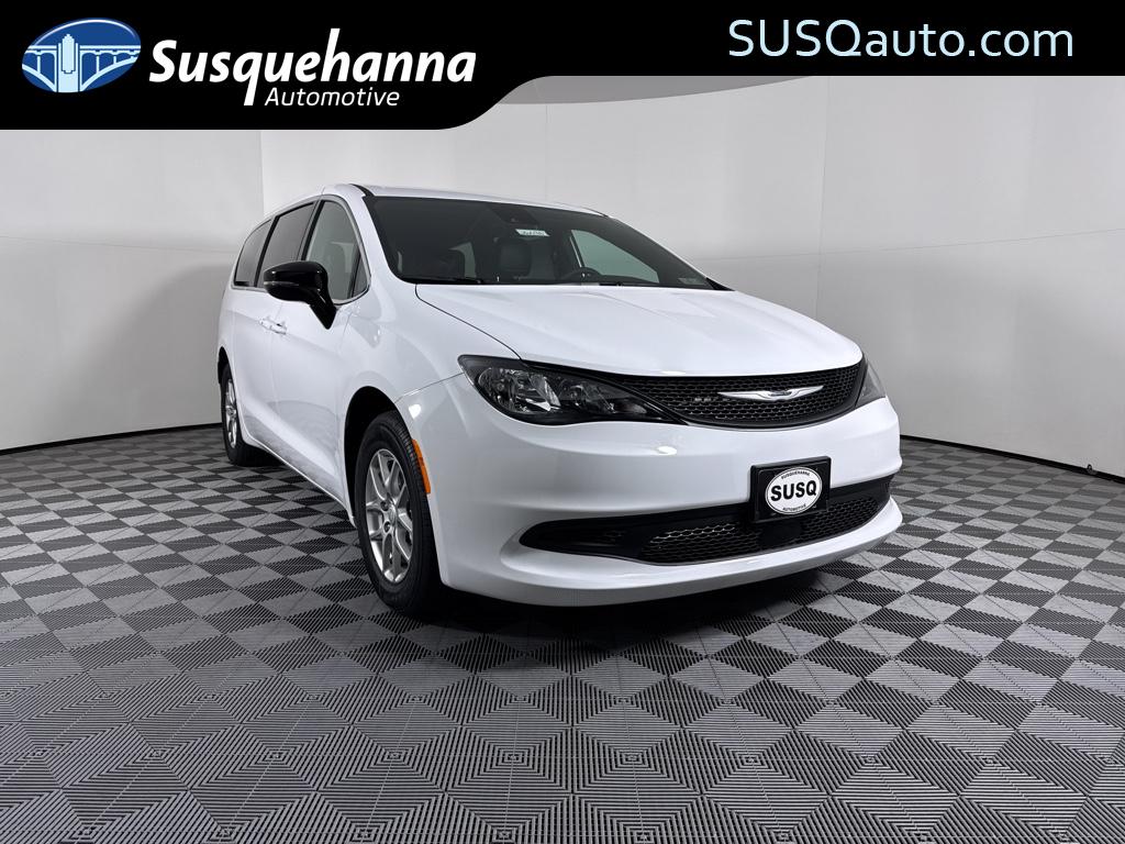 2026 Chrysler Voyager LX's photo